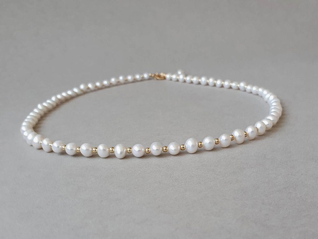 Colier din aur filat și perle de cultură