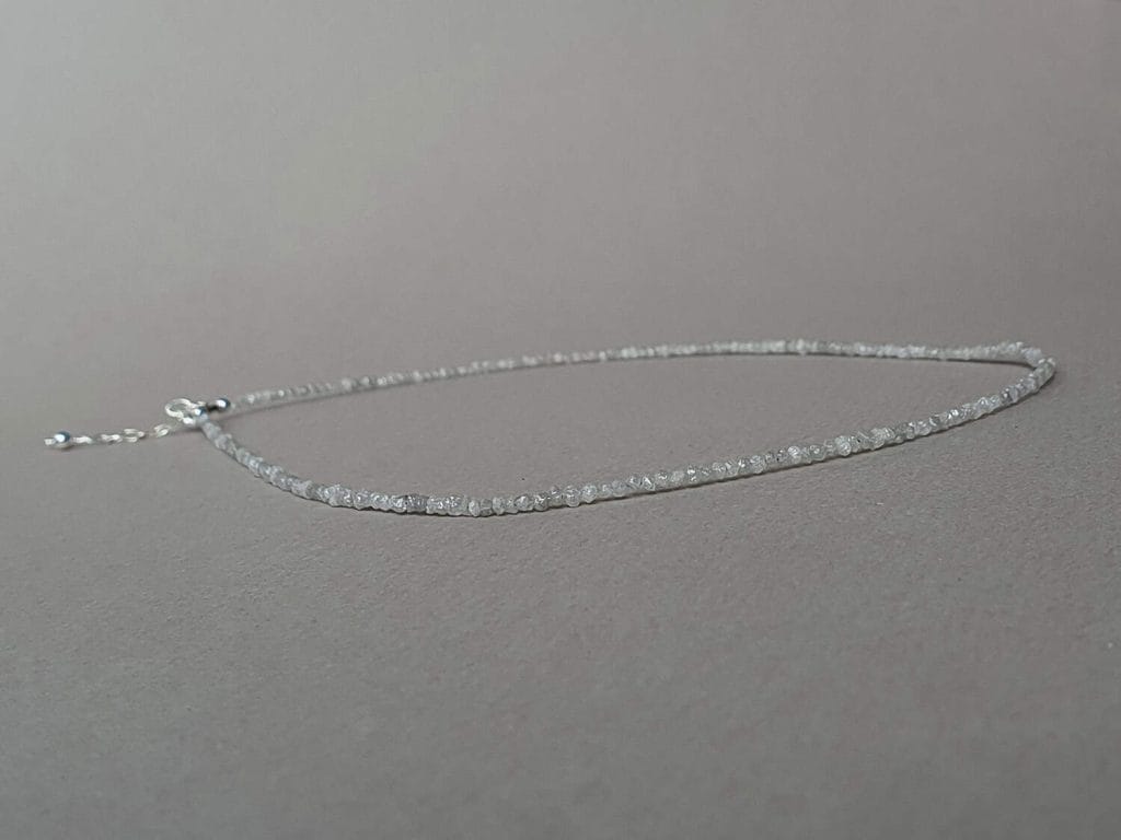 Colier din diamante brute gri deschis și argint