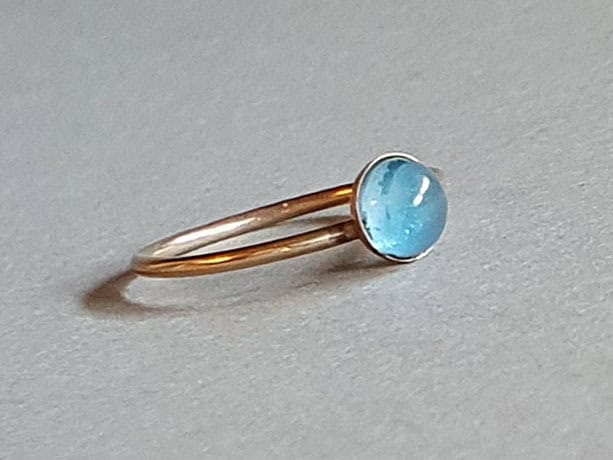 Inel din aur filat şi topaz