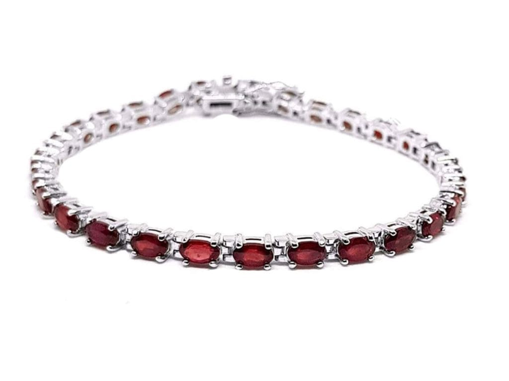 Brăţară din rubin şi argint