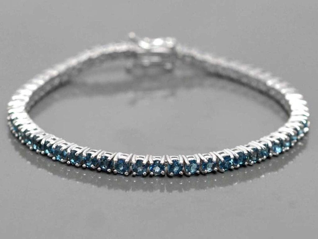 Brăţară din topaz și argint
