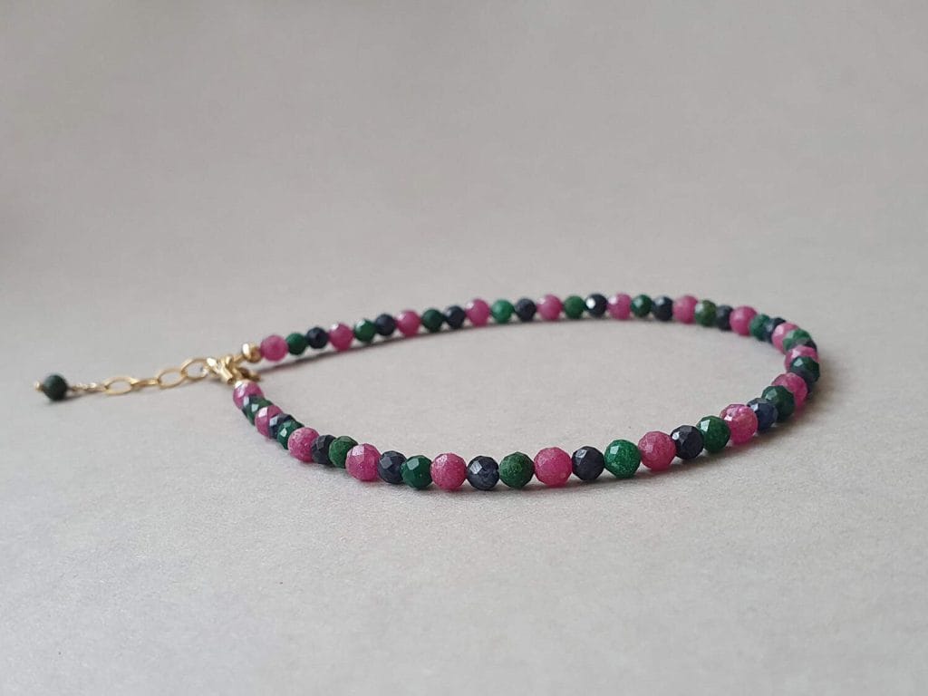 Brăţară din rubin, smarald, safir şi argint