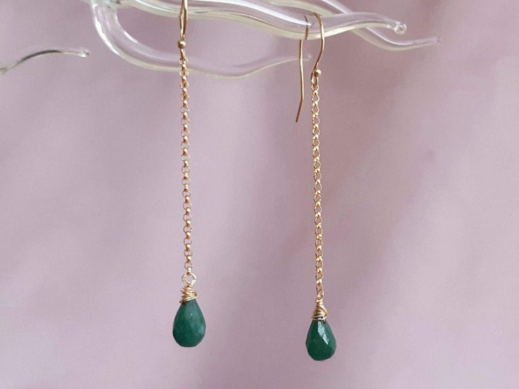 Cercei din smarald și aur filat