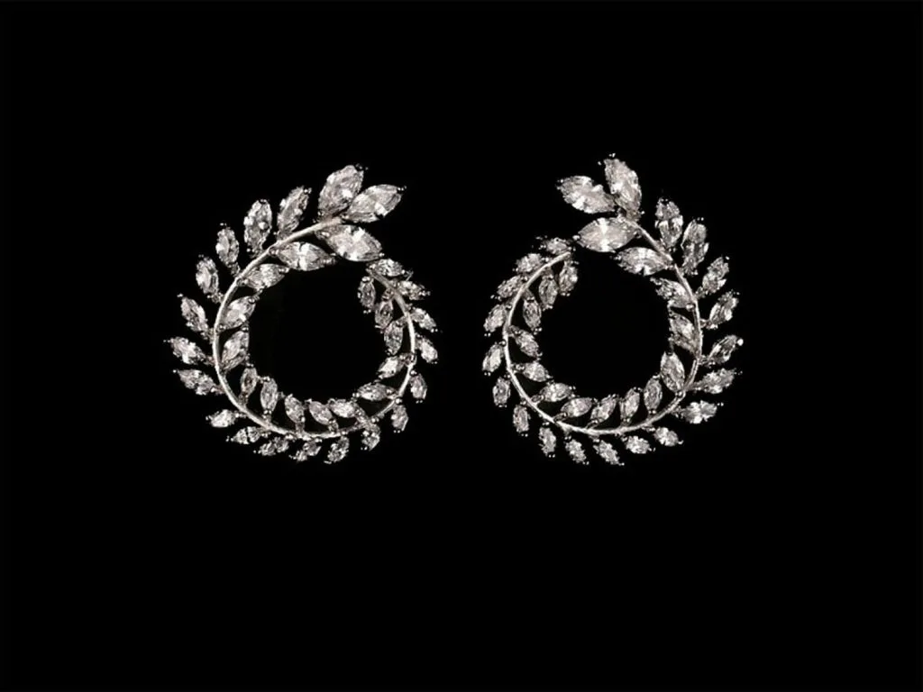 Cercei placaţi cu rodiu şi cristale zirconiu cubic