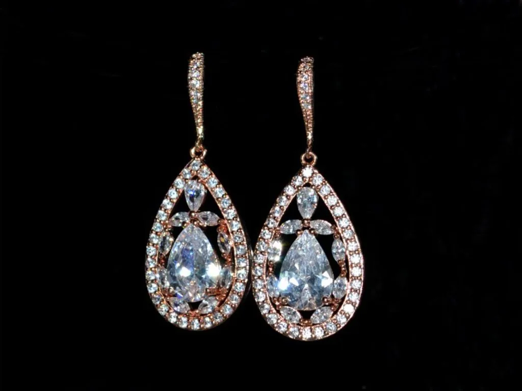 Cercei placaţi cu aur roz şi cristale zirconiu cubic