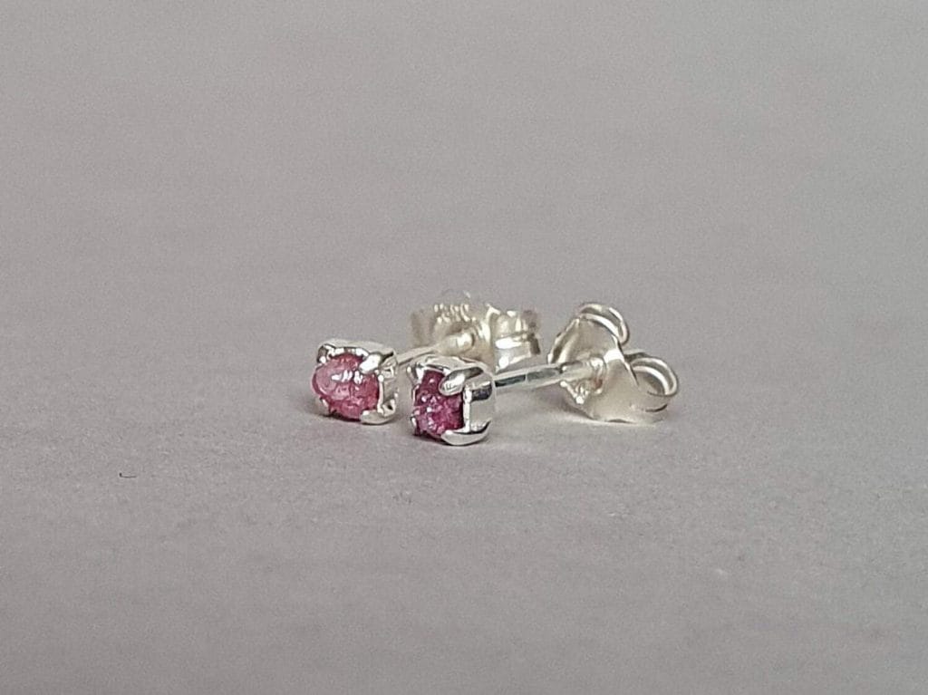 Cercei cu diamante brute roz şi argint sau aur filat