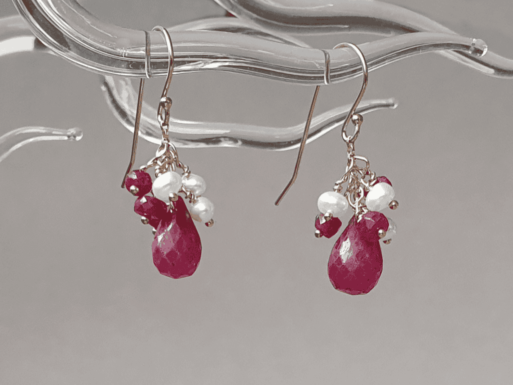 Cercei din rubin, perle și aur filat