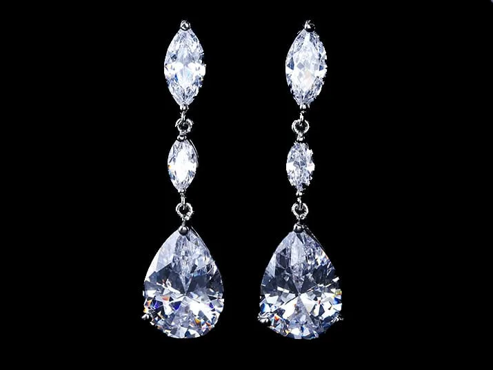 Cercei placaţi cu rodiu şi cristale zirconiu cubic