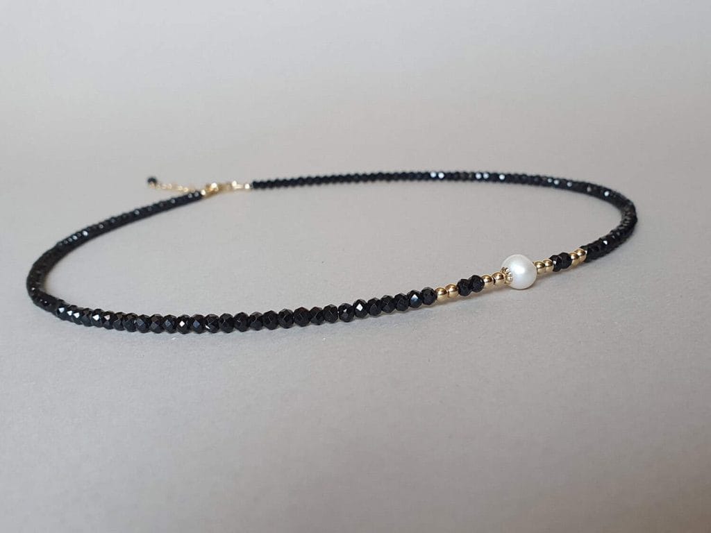 Colier din spinel, perlă și aur filat