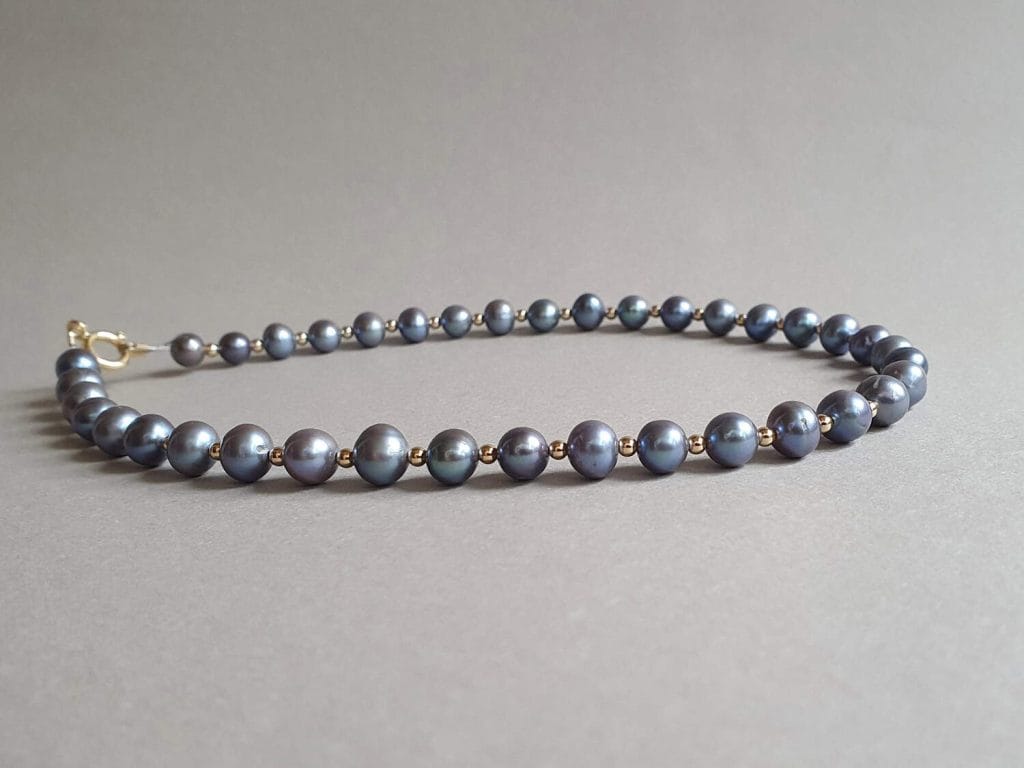 Colier din perle de cultură negre și aur filat