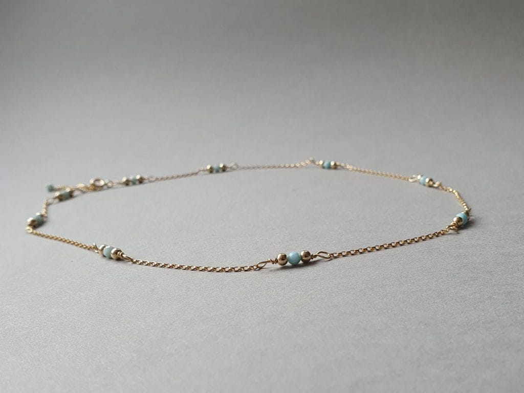 Colier minimalist din aur filat și larimar