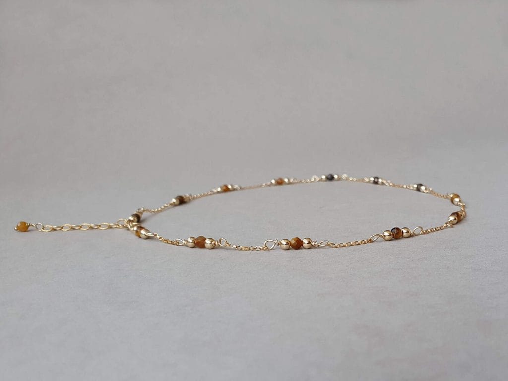 Colier minimalist din aur filat și ochi de tigru