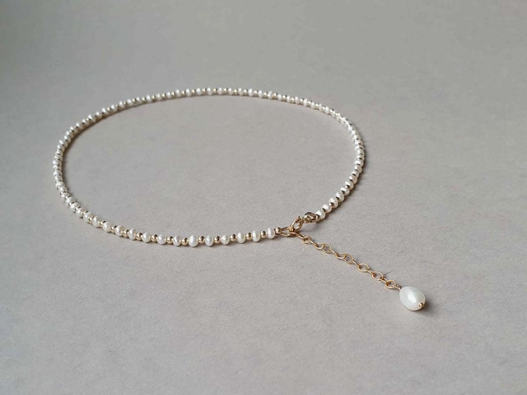 Colier din aur filat și perle de cultură