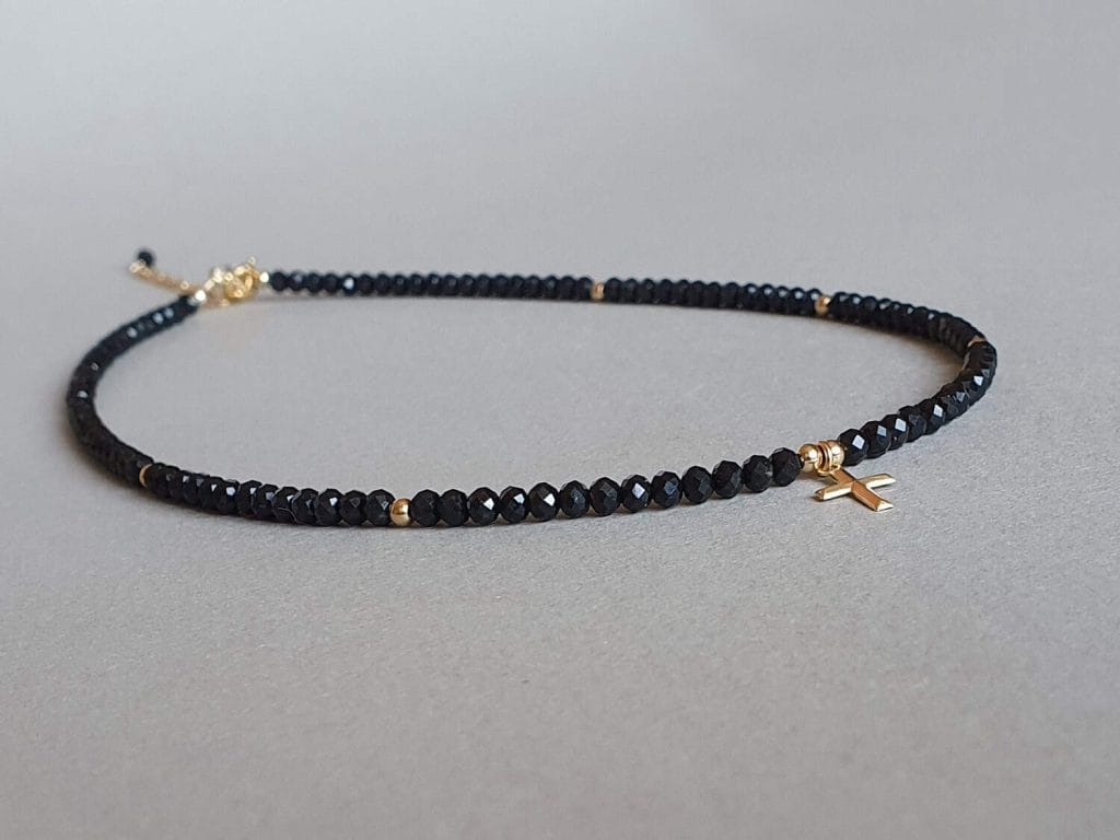 Colier din turmalină neagră și aur filat