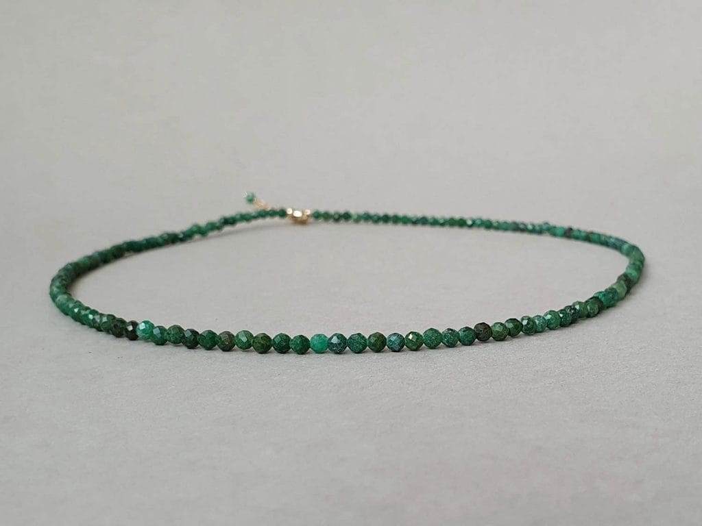 Colier din smaralde și aur filat