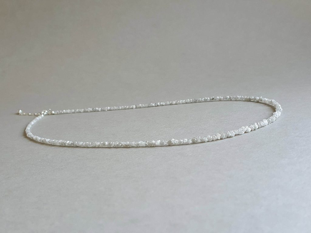 Colier din diamante brute albe și argint