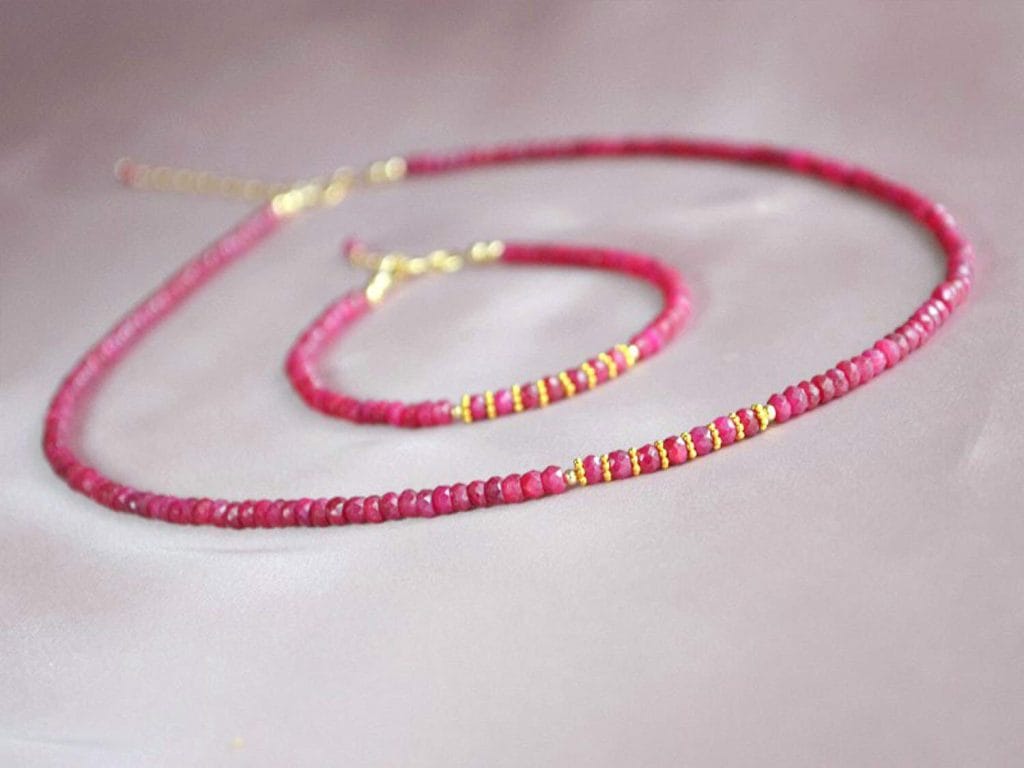 Set- colier și brățară din rubin și aur filat